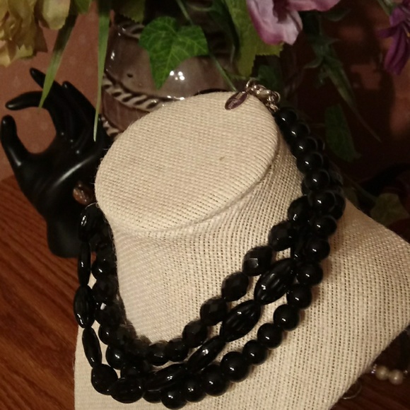 Macys white house chocker - Picture 3 of 8